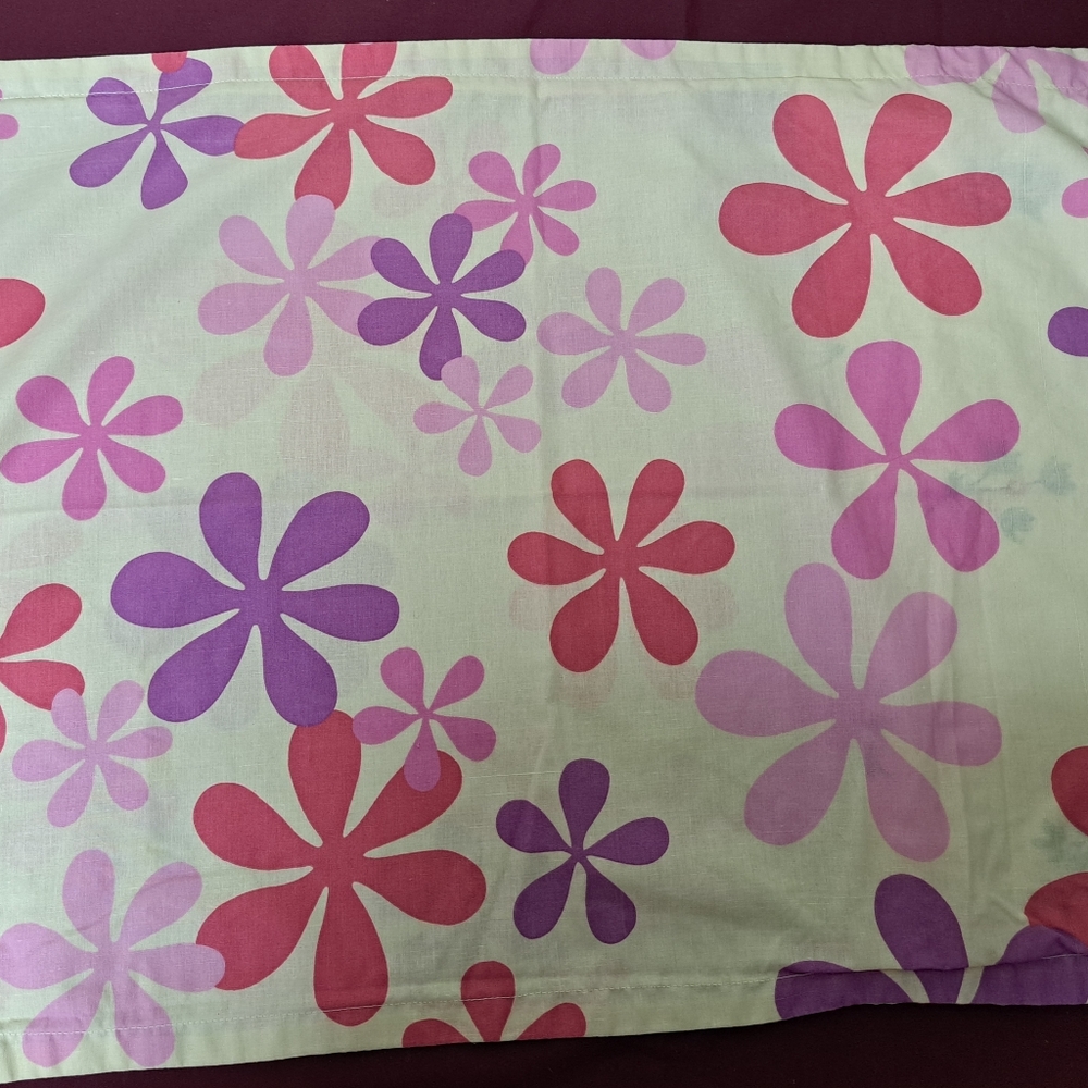 Pedal Flower Design Standard Size Pillowcase